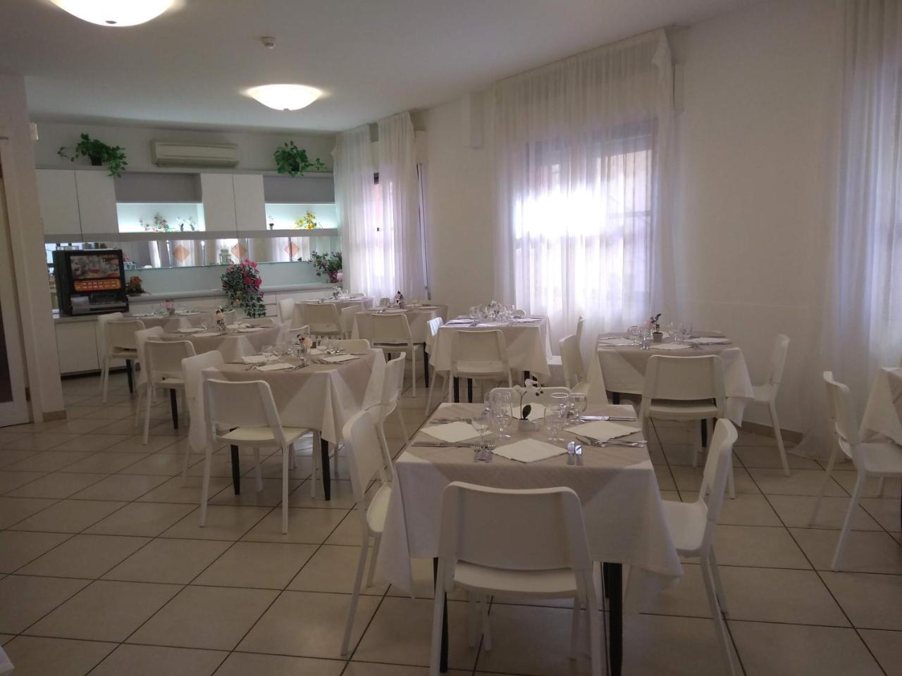 Hotel La Bella Vita Rimini Exteriér fotografie